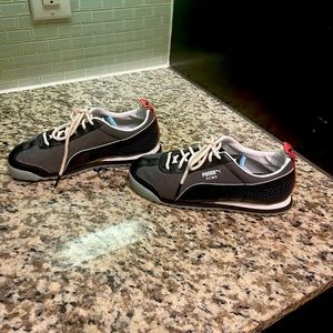 Pumas size 3